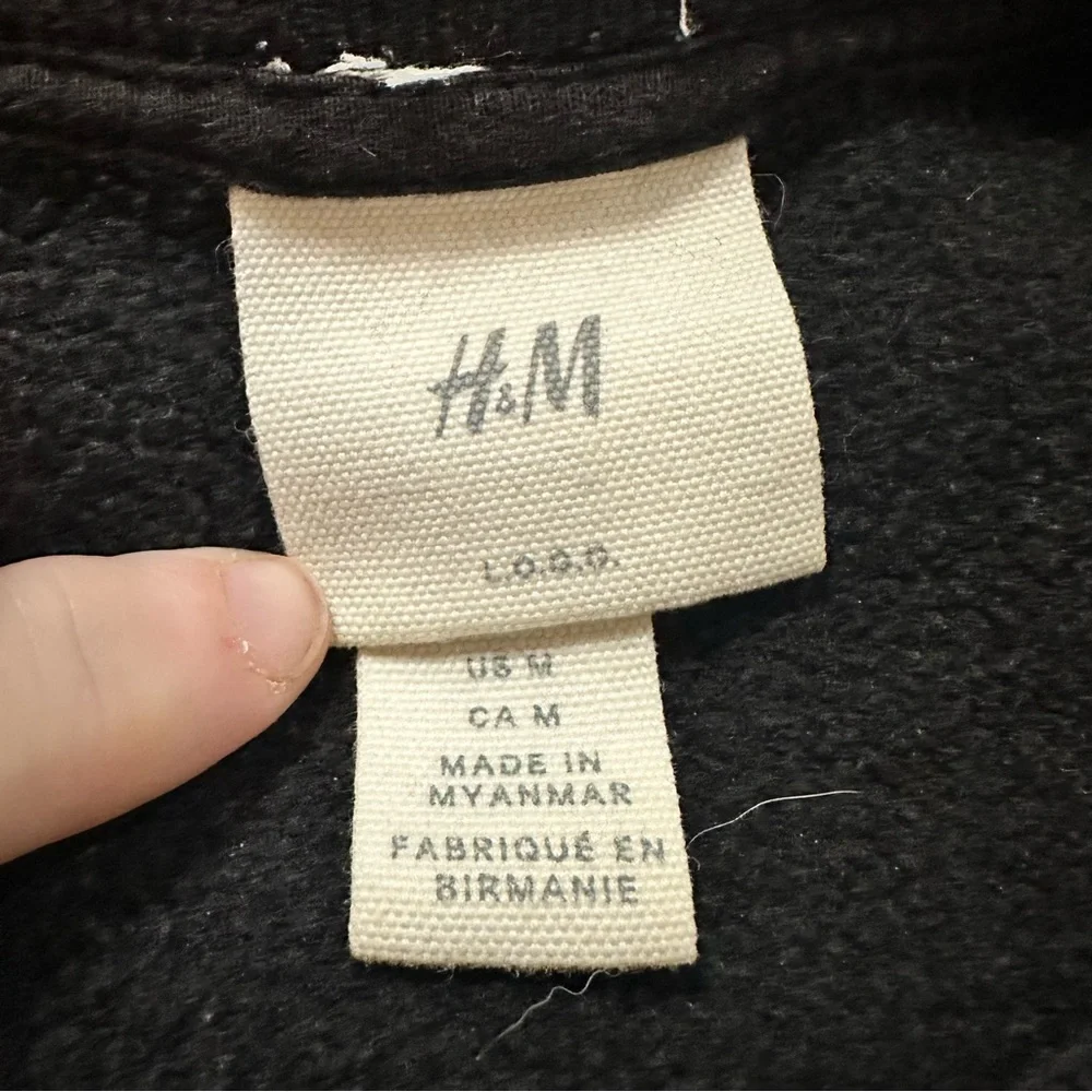 H&M Black Crewneck Sweatshirt Global Sounds size Medium